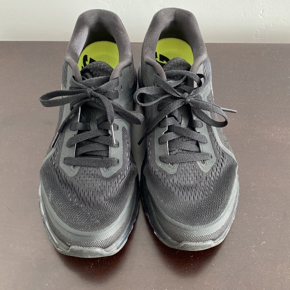 Nike Air Max - Picture 2 of 3